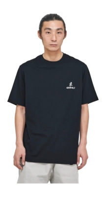 2---Gramicci-G4SU-T096-Unisex-Black-One-Point-Logo-Tee-Front-Model-Detail