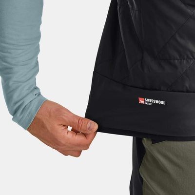 4---61531-SWISSWOOL_PIZ_BOÈ_VEST_M-D-03~-~media--9a2dd926--query@2x