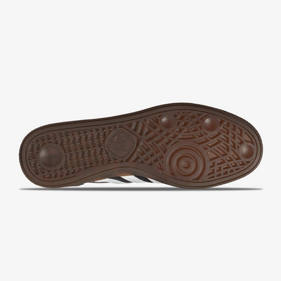 3---IE3402_4_FOOTWEAR_Photography_BottomView_transparent