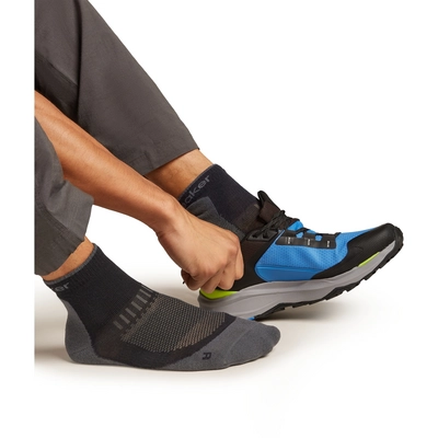 icebreaker-merino-hike-plus-light-mini-socks-men-black-obsidian-3-1794492