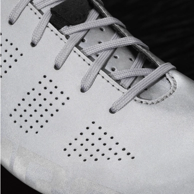 260038081-Giro_S_EmpireACC_SilverReflective_Detail