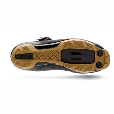 260075001-Giro_S_PrivateerR_BlackGum_Sole
