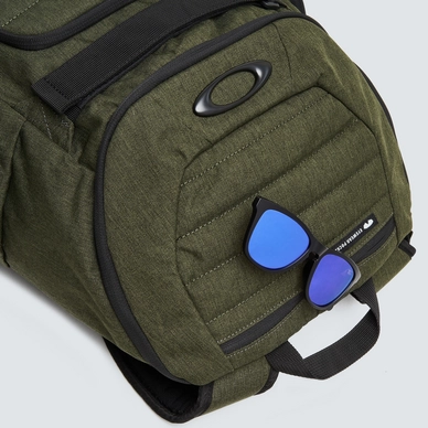 3---193517386030_enduro-30-big-backpack_new-dark-brush_alternate_d02