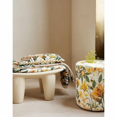 3---Lisa_Pouf_Silk_100321_481_LR_S1_P