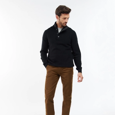 3---MKN0585BK31_AW22_getthelook_model_1