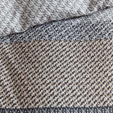 3---Maudi_grey_detail
