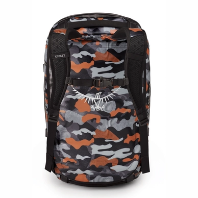 3---TransporterDuffel40_F21_Back_BlackOrangeCamo