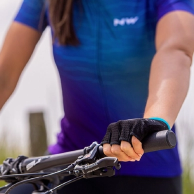 3---fast-woman-short-finger-glove (2)