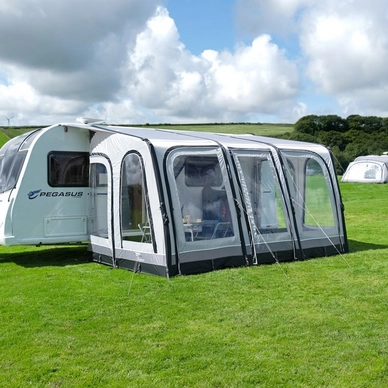 3---vango-2019-lifestyle-awnings-braemar-400-LO (5)