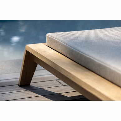 3---2022 Borek detail teak Hybrid lounger_preview