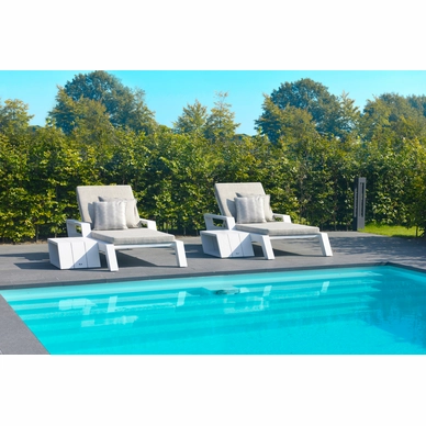 3---Borek aluminium Viking lounger and side table_preview