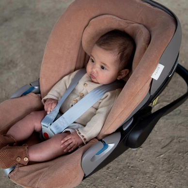 3---koeka-royan-autostoelhoes-autostoel-0-van-cybex-soft-earth-bruin-8718276203026 (1)