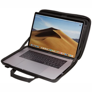 3---Thule_Gauntlet_4_TGAE2356_Black_FS_01_3203976