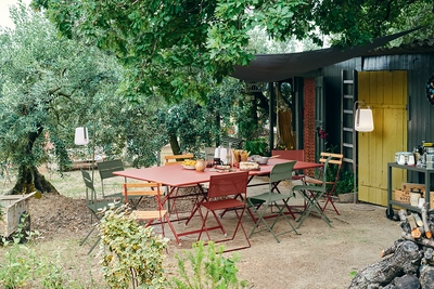 7---Mobilier-de-jardin-Fermob-table-metal-chaise-pliante
