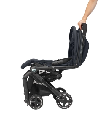 1233750112_2021_maxicosi_stroller_lara2_essentialgraphite_side_onehandfolding