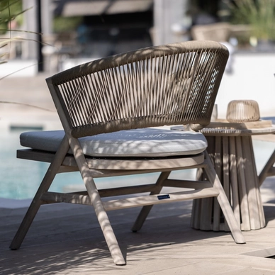 4---2023 M&L aged teak Alice lounge chair camel rope - Lasse side table (3)