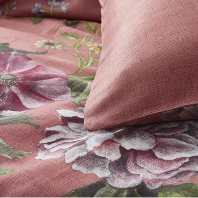 4---ELIZABETH_RABARBER_PILLOWCASE_DETAIL_01_LR