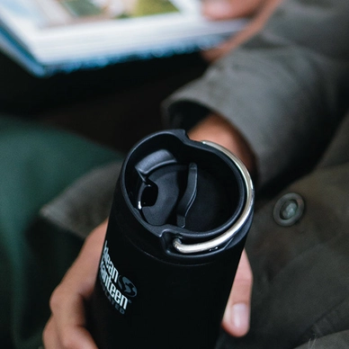 4---K12TKWPCC-SB-cafecap_hand_black_lifestyle_1024x