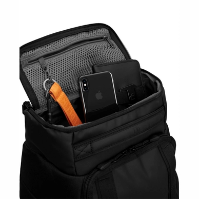 4---TheStrom30LBackpack-13_4487ba2c-85c3-4276-968c-bfaa9591ef44_1944x