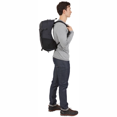 4---Large-Thule_Nanum_25L_TNAU125_Black_FS_02b_3204517