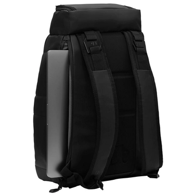 437_61a9c4279c-black_the_hugger20_pack_03-full_1800x1800
