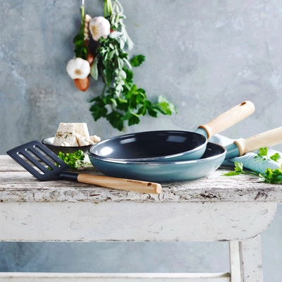 3---ceramic-frypan-set-3-pieces-mayflower-01-a_4e2641f9-4312-43fd-b36d-7f13d1faebc5