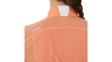 5---270216006-giro-w-chrono-expert-wind-vest-peach-4