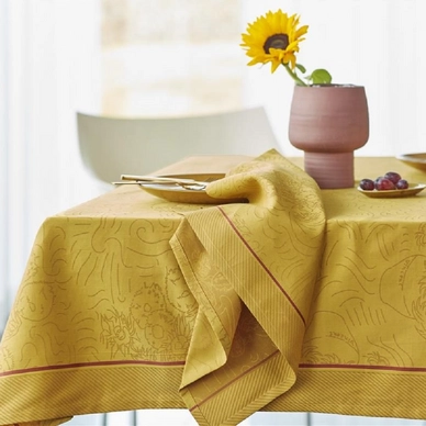 5---CONIMG_Tournesol_Tablecloth_Yellow-01_Mood_Large.jpg_20211123100527