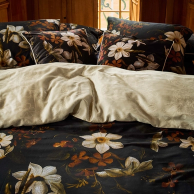 5---Daffodils_Reunited_Duvet_cover_Black_401790_100_105_LR_S1_P