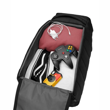 5---TheStrom30LBackpack-14_c3bd13e1-51b1-4f31-acb9-884ab75869fd_1944x