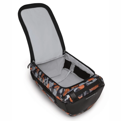 5---TransporterDuffel40_F21_Side3_BlackOrangeCamo