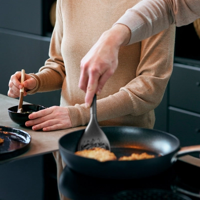 4---zyliss_utensils_lifestyle2_HR-_3_978d31c3-b283-4d54-b759-2e9e602f40e0