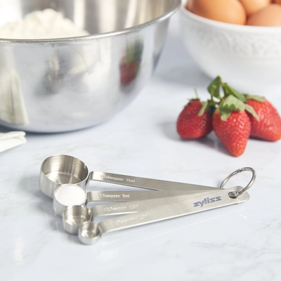 2---E970055_Zyliss_MeasuringSpoons_Lifestyle_HR_2_1472abd6-7f6e-4445-8cd8-f4d5c37de8b1