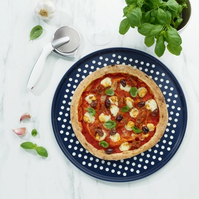 3---Pizza_Tray_Lifestyle_1_b3f27564-d97b-44e0-ab79-70c2e6fecac1
