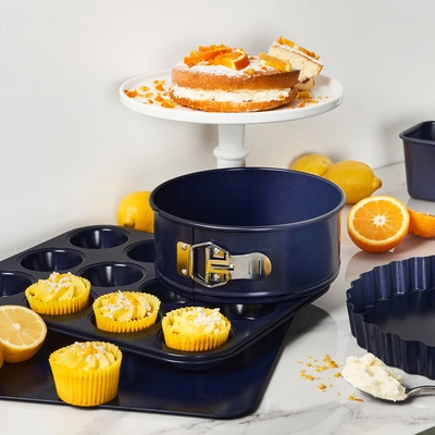 5---Bakeware_range__Lifestyle_2_3_d931dd21-6bd4-4eb7-a76b-0d508d54a80a