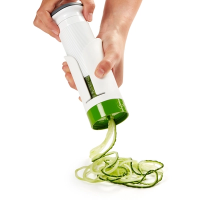 4---E900025_Spiralizer_In_use_2