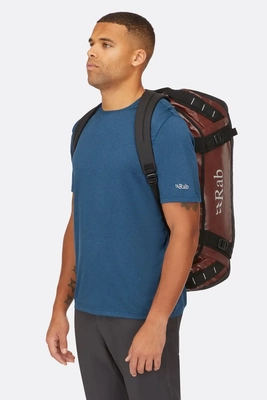 9---expedition_kitbag_ii_50_redclay_qap_57_rcy_model_front_02_crop