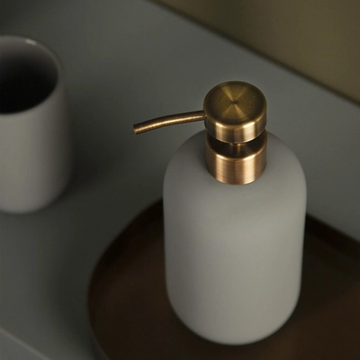 3---Lotus_dispensers_tumbler_frost_green_1800x1800