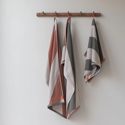 2---DIAGONAL_towels_mix_17_5ea0fb9f-1dde-4b54-87bf-16c664399df1_1800x1800 (1)