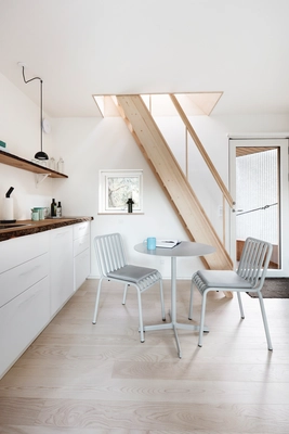 3---Loevtag Hotel 2019_Palissade_PC Portable_Coffee_Rainbow Mug_Porter_Neu Table
