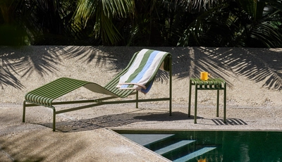 3---Palissade Chaise Longue olive_Palissade Stool olive_Trio Bath Sheet sky blue