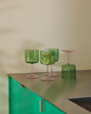Tint Wine Glass green and pink 01