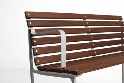 2---AE460-E227_Traverse Dining Bench w. arm heat treated oiled ash_detail 01