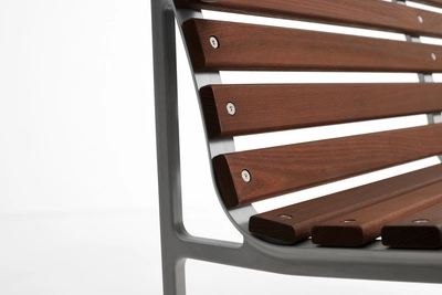 5---AE460-E227_Traverse Dining Bench w. arm heat treated oiled ash_detail 04