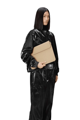 4---16530_sand_aw24_women_1