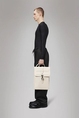 4---Shield_Rucksack-Backpacks-14940-26_Dune-14
