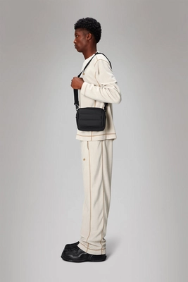 Shield_Box_Bag-Crossbody-14950-01_Black-7