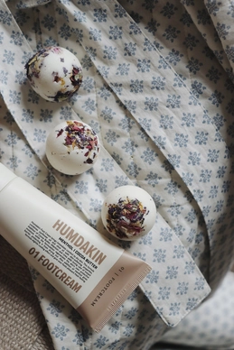 Foot_cream-Hair_and_Body_care-583-00_Neutral_No_color-4_1200x1800