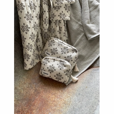 Monogram_toiletry_bag-Accessories-584-149_Evergreen-2_1349x1799