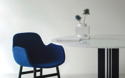 3---2023_Form_Armchair_Black_Oak_Hallingdal_0754_BlueBlack_Scala_Table_130_Marble_White